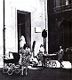 1965-Padova-Servizio Vaccinazioni.Mamme all'ingresso di Piazza Capitaniato.(da Città di Pd) (Adriano Danieli)